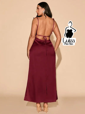 Vestido Longo Drapeado Aplicações Florais Laterais Plus Size
