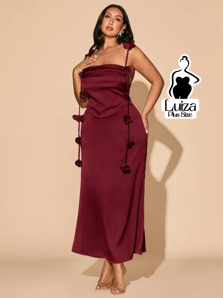 Vestido Longo Drapeado Aplicações Florais Laterais Plus Size