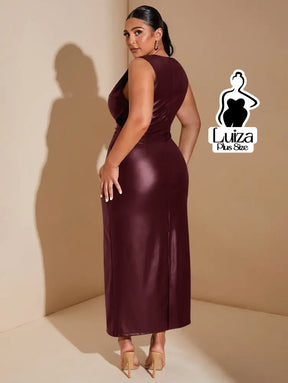 Vestido Longo Justo Sem Mangas Material Sintético Plus Size