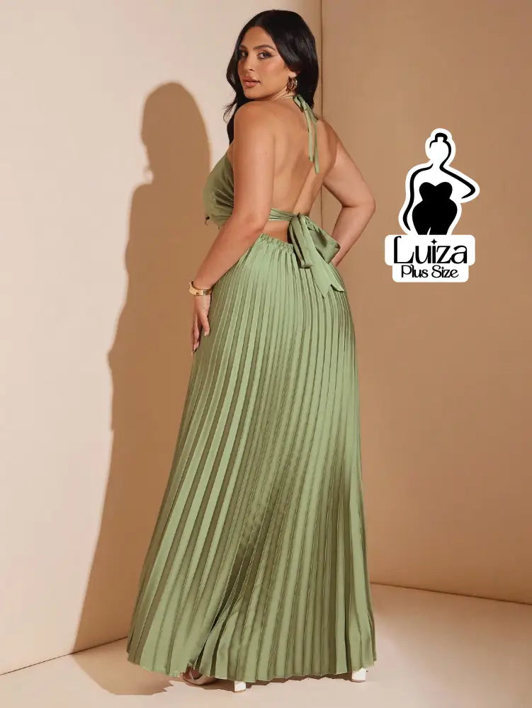 Vestido Longo Plissado Busto Torcido Costas Abertas Plus Size