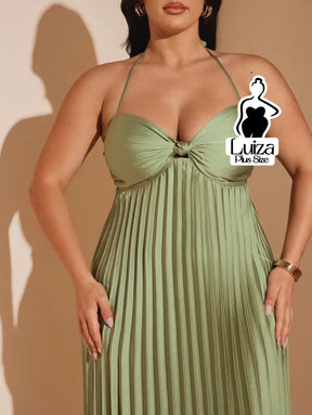 Vestido Longo Plissado Busto Torcido Costas Abertas Plus Size