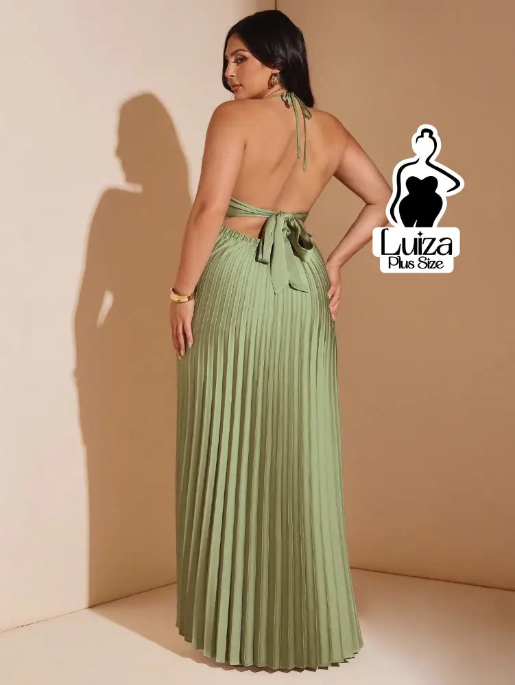 Vestido Longo Plissado Busto Torcido Costas Abertas Plus Size