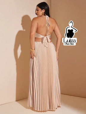 Vestido Longo Plissado Recortes Costas Abertas Plus Size