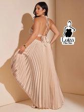 Vestido Longo Plissado Recortes Costas Abertas Plus Size