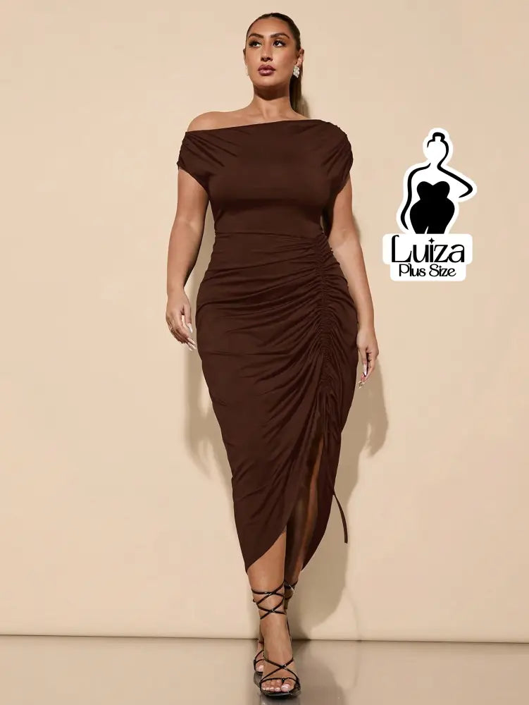 Vestido Longo Um Ombro Drapeado Fenda Sofisticado Plus Size