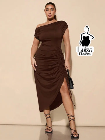 Vestido Longo Um Ombro Drapeado Fenda Sofisticado Plus Size