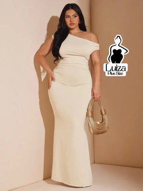 Vestido Longo Um Ombro Só Detalhe Assimétrico Plus Size