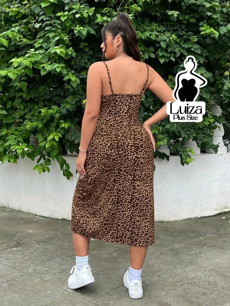 Vestido Midi Animal Print Alças Finas Fenda Lateral Plus Size
