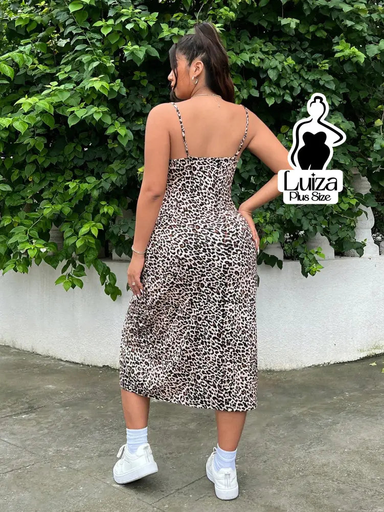 Vestido Midi Animal Print Alças Finas Fenda Lateral Plus Size