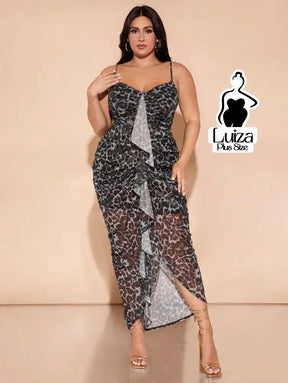 Vestido Midi Animal Print Babado Central Fenda Plus Size
