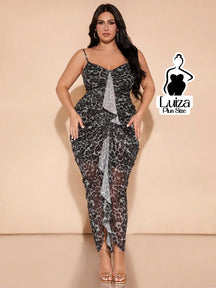 Vestido Midi Animal Print Babado Central Fenda Plus Size