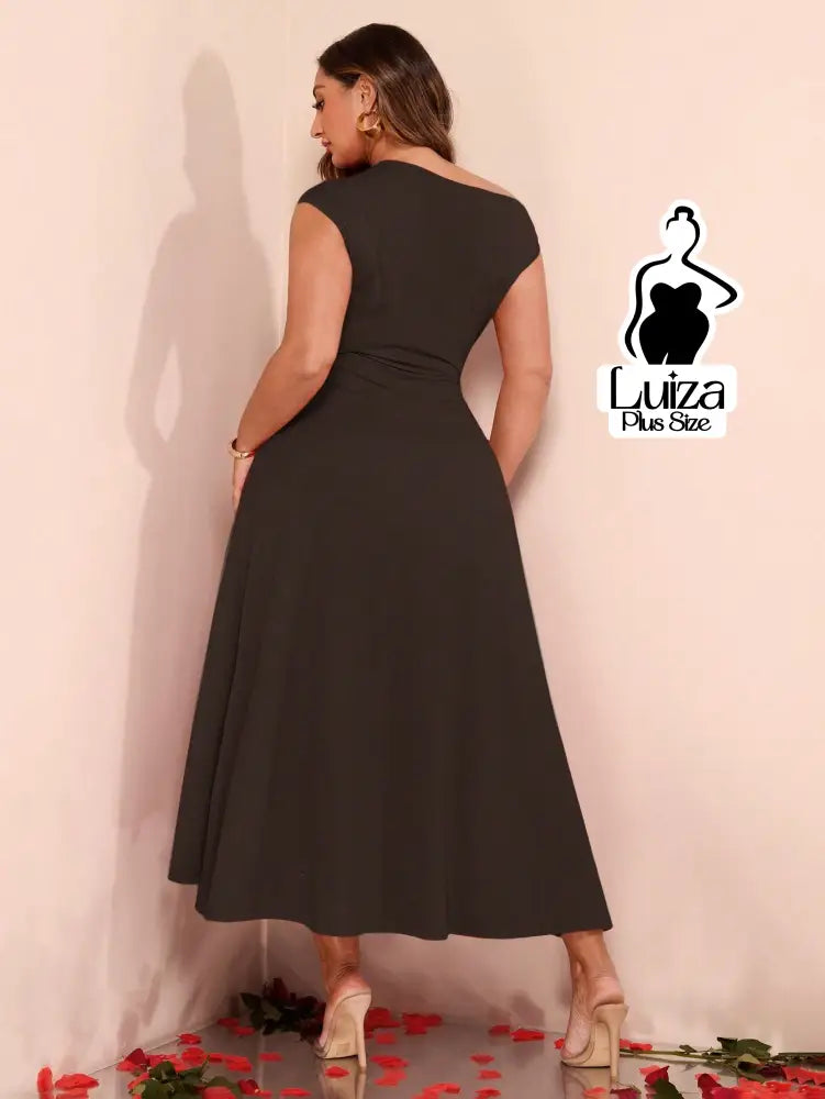 Vestido Midi Assimétrico Um Ombro Fenda Lateral Plus Size