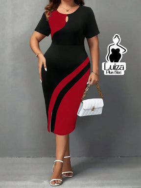 Vestido Midi Bicolor Manga Curta Detalhe Em Argola Plus Size