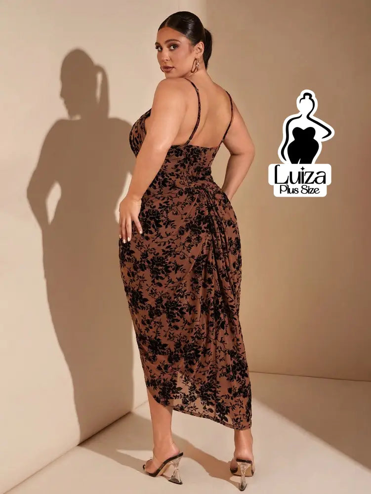 Vestido Midi Estampado Drapeado Fenda Frontal Plus Size