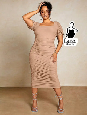 Vestido Midi Justo Decote Quadrado Manga Bufante Plus Size