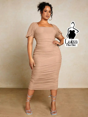 Vestido Midi Justo Decote Quadrado Manga Bufante Plus Size