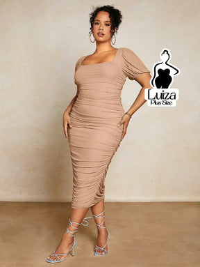 Vestido Midi Justo Decote Quadrado Manga Bufante Plus Size