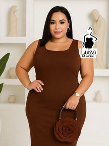Vestido Midi Justo Sem Mangas Decote Quadrado Plus Size