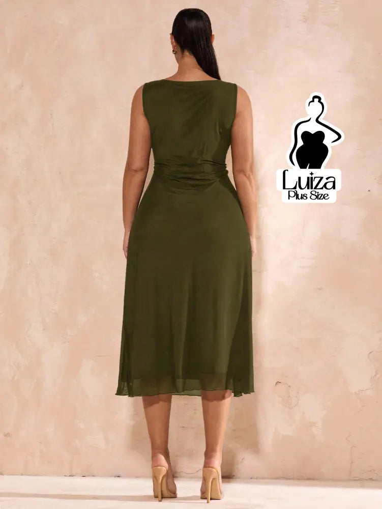 Vestido Midi Minimalista Sem Mangas Elegante Plus Size
