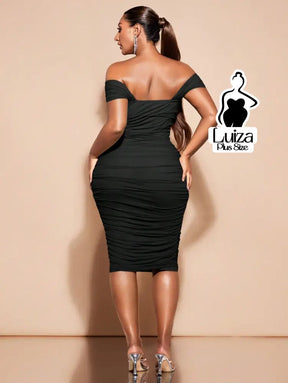Vestido Midi Ombro A Ombro Justo Drapeado Plus Size