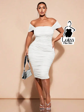 Vestido Midi Ombro A Ombro Justo Drapeado Plus Size